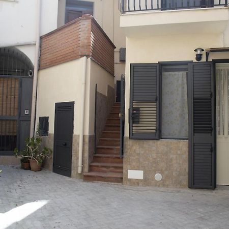 Bed And Breakfast La Volpe Rossa Regalbuto Ngoại thất bức ảnh