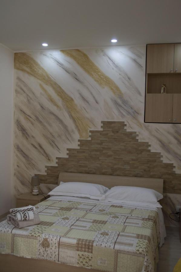 Bed And Breakfast La Volpe Rossa Regalbuto Ngoại thất bức ảnh