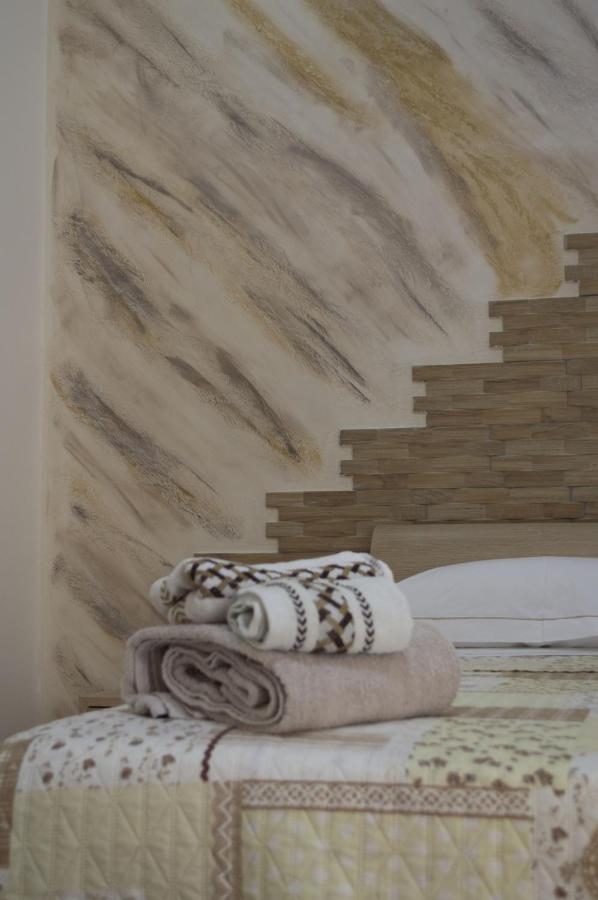 Bed And Breakfast La Volpe Rossa Regalbuto Ngoại thất bức ảnh