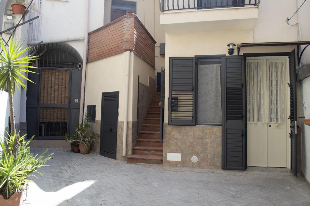 Bed And Breakfast La Volpe Rossa Regalbuto Ngoại thất bức ảnh